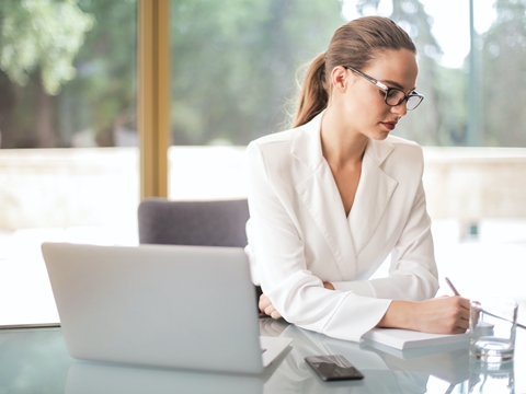 加拿大企業(yè)年檢全攻略：確保公司合規(guī)運(yùn)營(yíng)