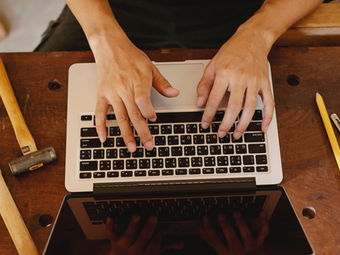 如何在香港開設(shè)美金賬戶：詳細步驟指南